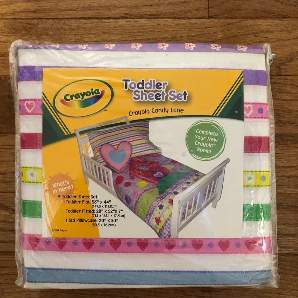 Brand New Crayola  Toddler Sheet Set